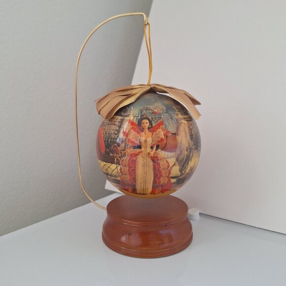 VINTAGE 1997 HOLIDAY BARBIE 4" DECOUPAGE ORNAMENT WITH WOODEN ORNAMENT STAND - Picture 1 of 15